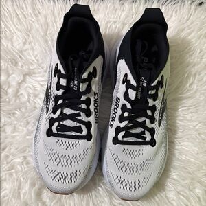 Brooks Adrenaline GTS 25